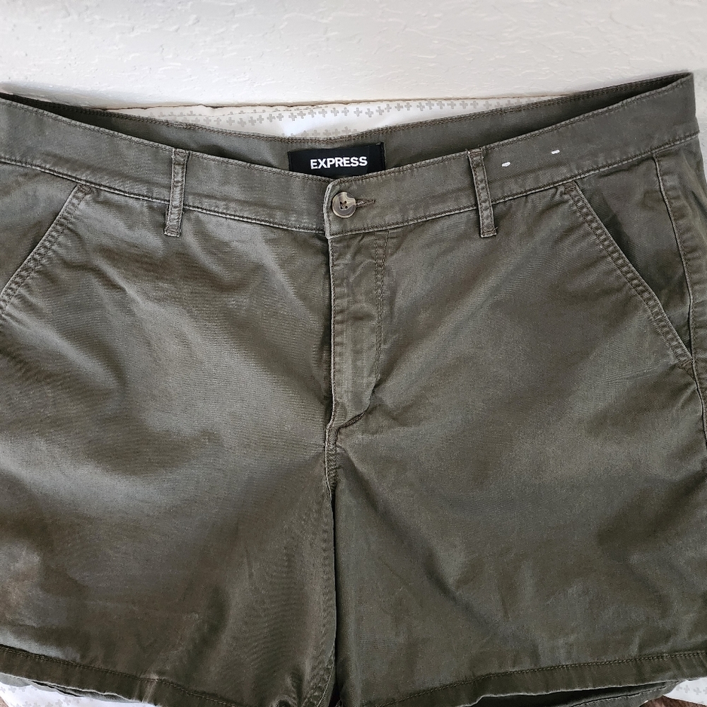 Express Midrise Bermuda Shorts Size 18